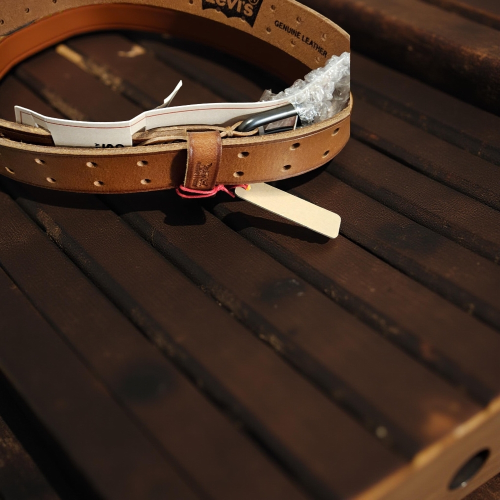 1 NEW Levi's Geninue Brown Leather Belt size 34-36 - Unisex